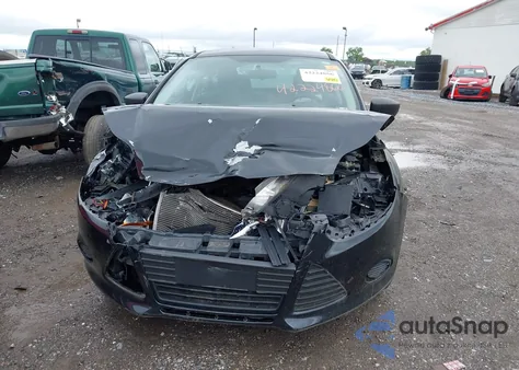 2014 Ford Focus S из США, поврежденный, VIN 1FADP3E20EL319869